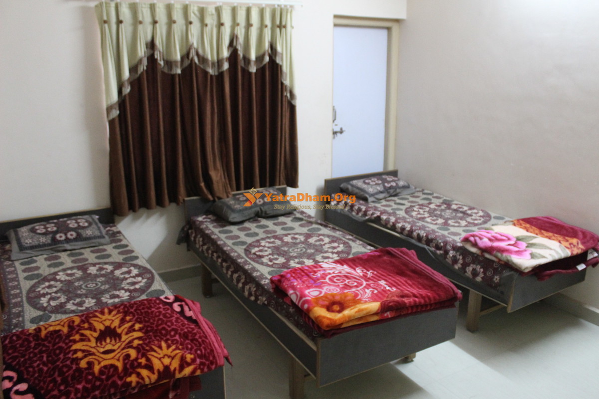 Machhoya Ahir Seva Samaj Dharamshala Junagadh Room View