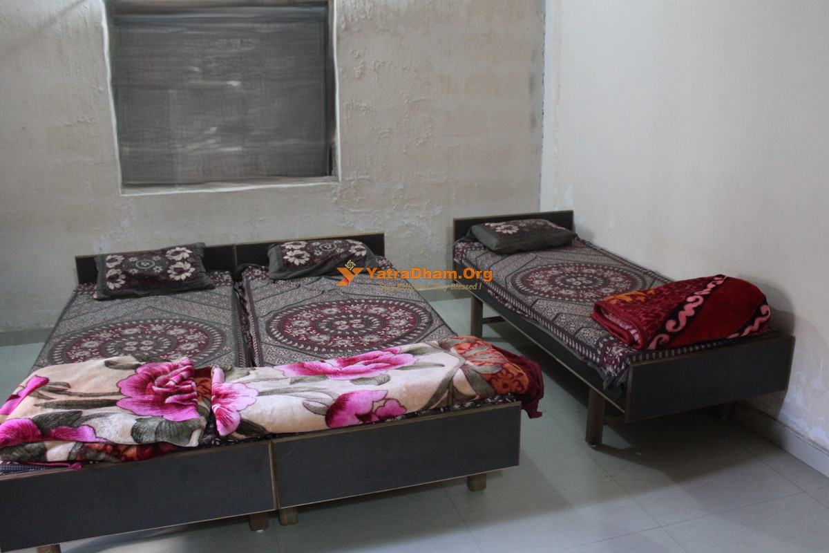 Machhoya Ahir Seva Samaj Dharamshala Junagadh Room View