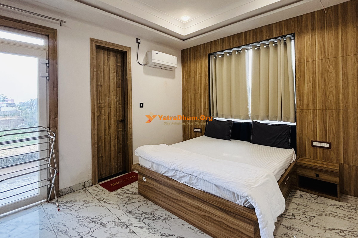 Gauri Gopal Gurukul Gaushala (Gauri Gopal Ashram Trust) Vrindavan 2 Bed Room