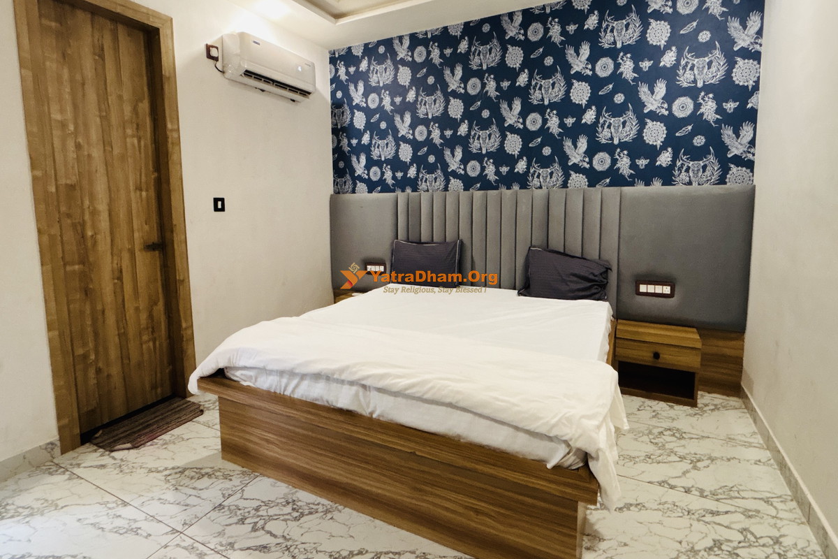 Gauri Gopal Gurukul Gaushala (Gauri Gopal Ashram Trust) Vrindavan 2 Bed Room