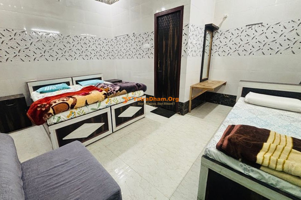 Batala Ashram Vrindavan 3 Bed Deluxe AC Room