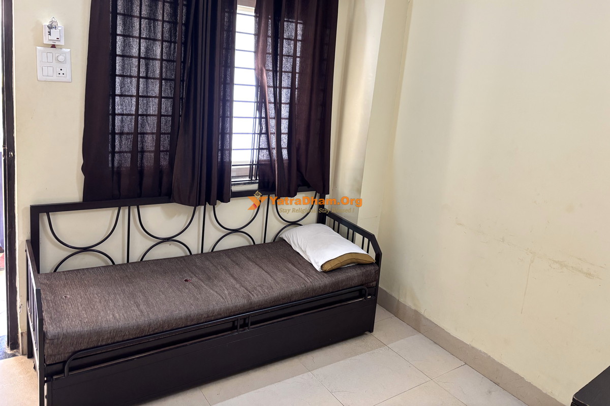 Shri Balmukund Ashram Jhalariya Math (Near Mahakaleshwar Temple) Ujjain Room View
