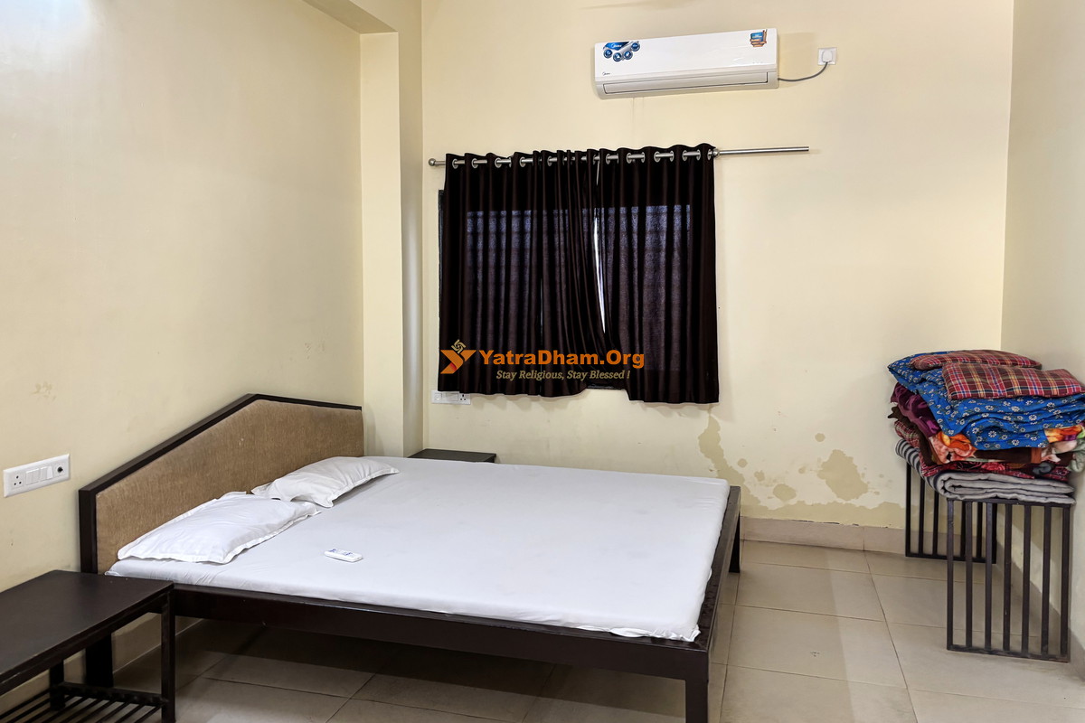 Shri Balmukund Ashram Jhalariya Math (Near Mahakaleshwar Temple) Ujjain Room View