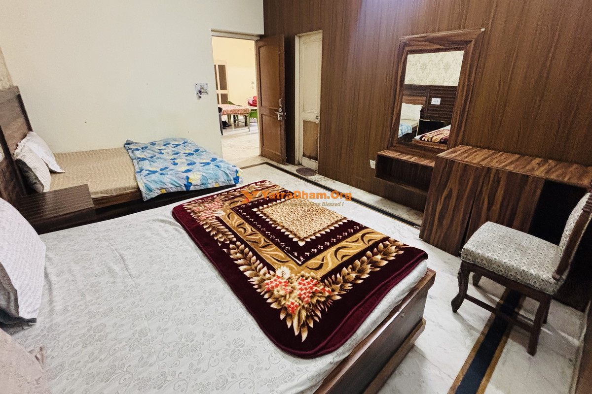 Ved Bihari Dham Ashram Vrindavan 4 Bed Room