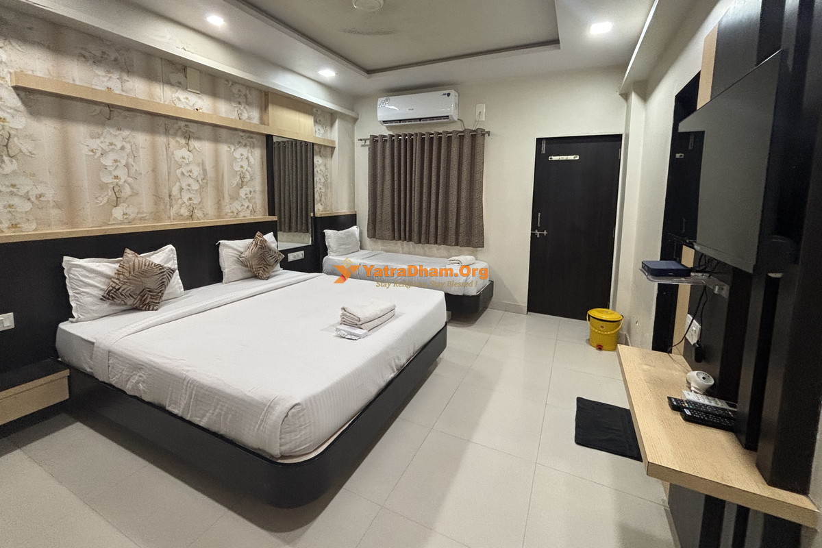 Hotel Sundar Palace Dwarka 3 Bed Room