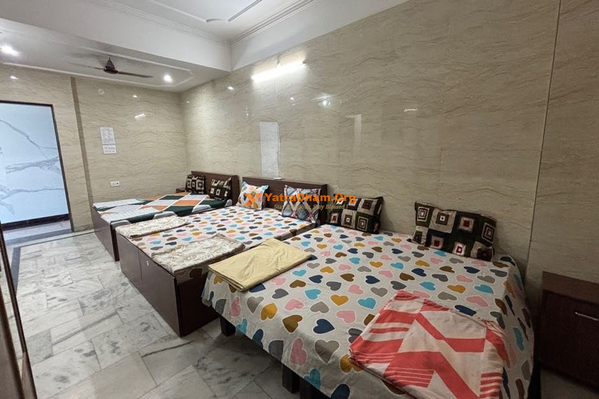 Shri Purushottam Vatika Vrindavan 6 Bed Room