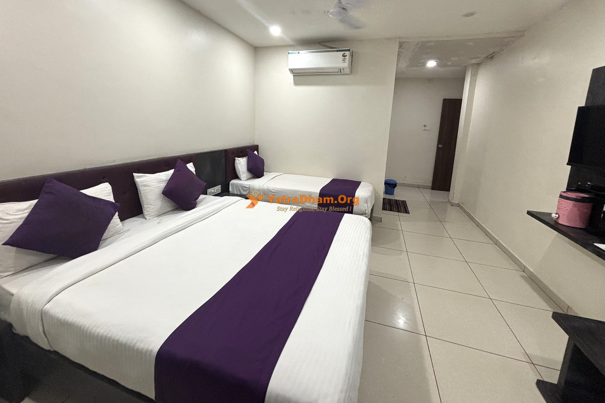 Hotel Harivansh Dwarka 3 Bed Room