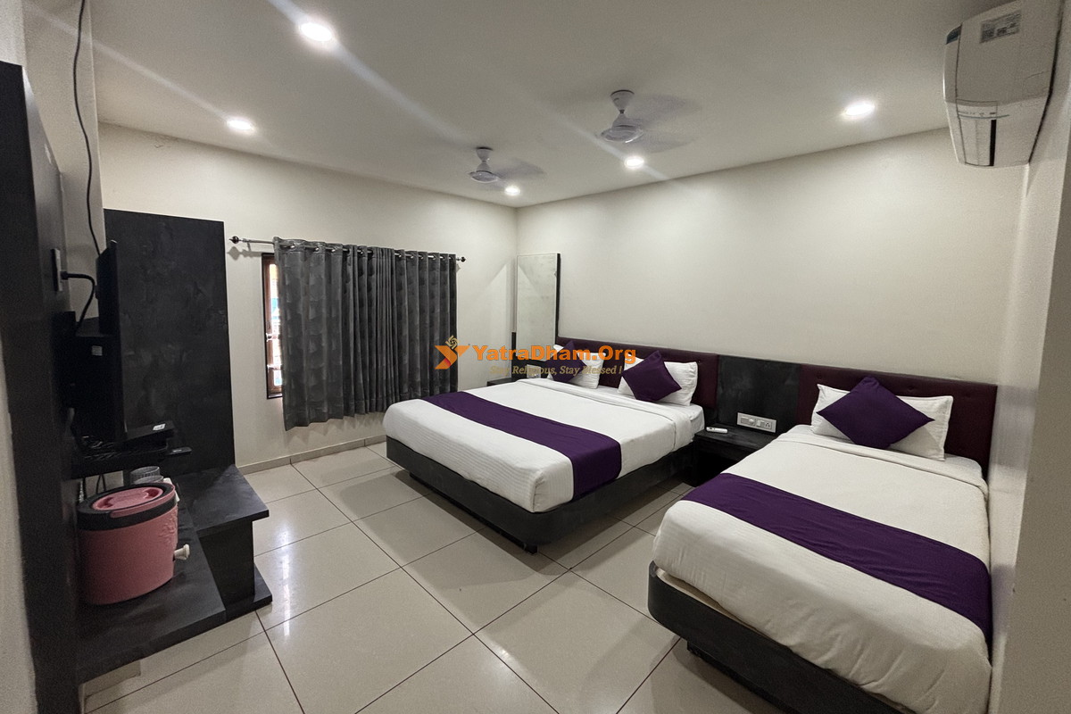 Hotel Harivansh Dwarka 3 Bed Room