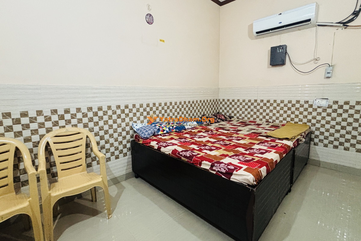 Shri Shyama Kunj Ashram Vrindavan 4 Bed AC Room