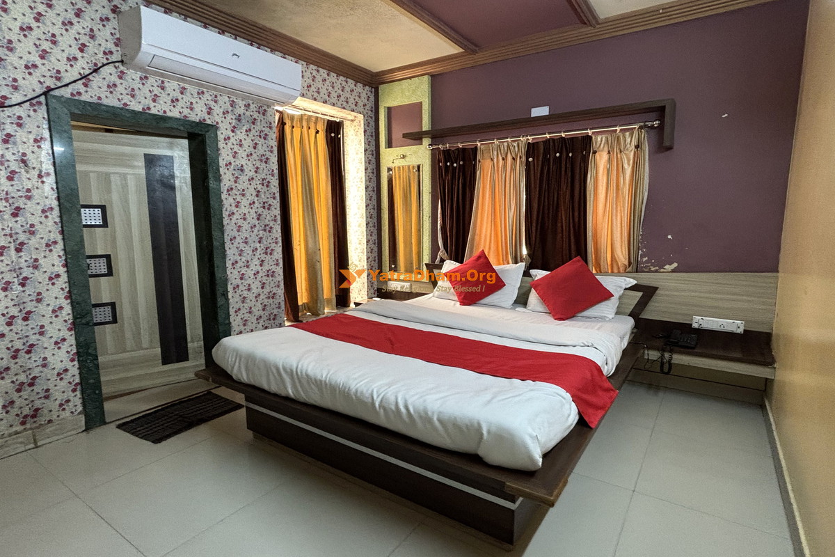 Hotel Raj Palace Dwarka 3 Bed Room View