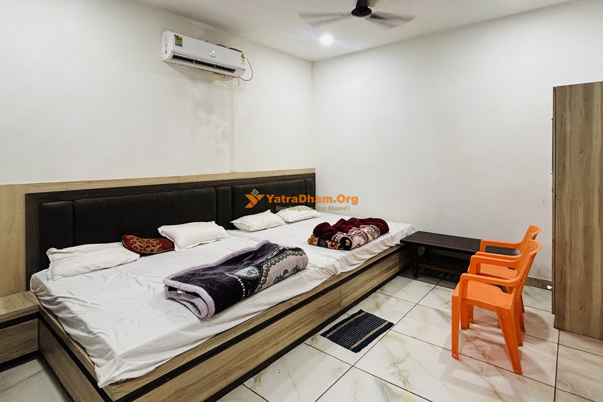 Shri Radheshyam Ashram Mathura 4 Bed Deluxe AC Room (New Building) View