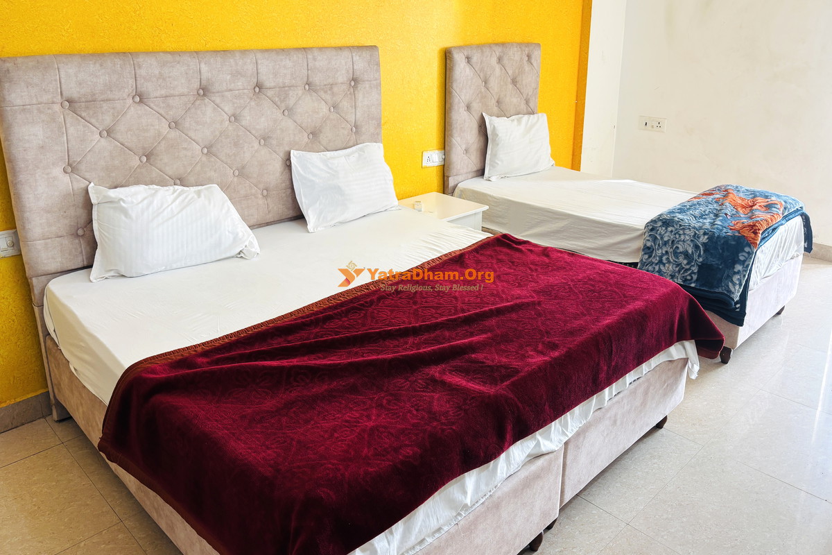 Shri Radha Kishori Seva Dham Vrindavan 3 Bed Deluxe AC Room