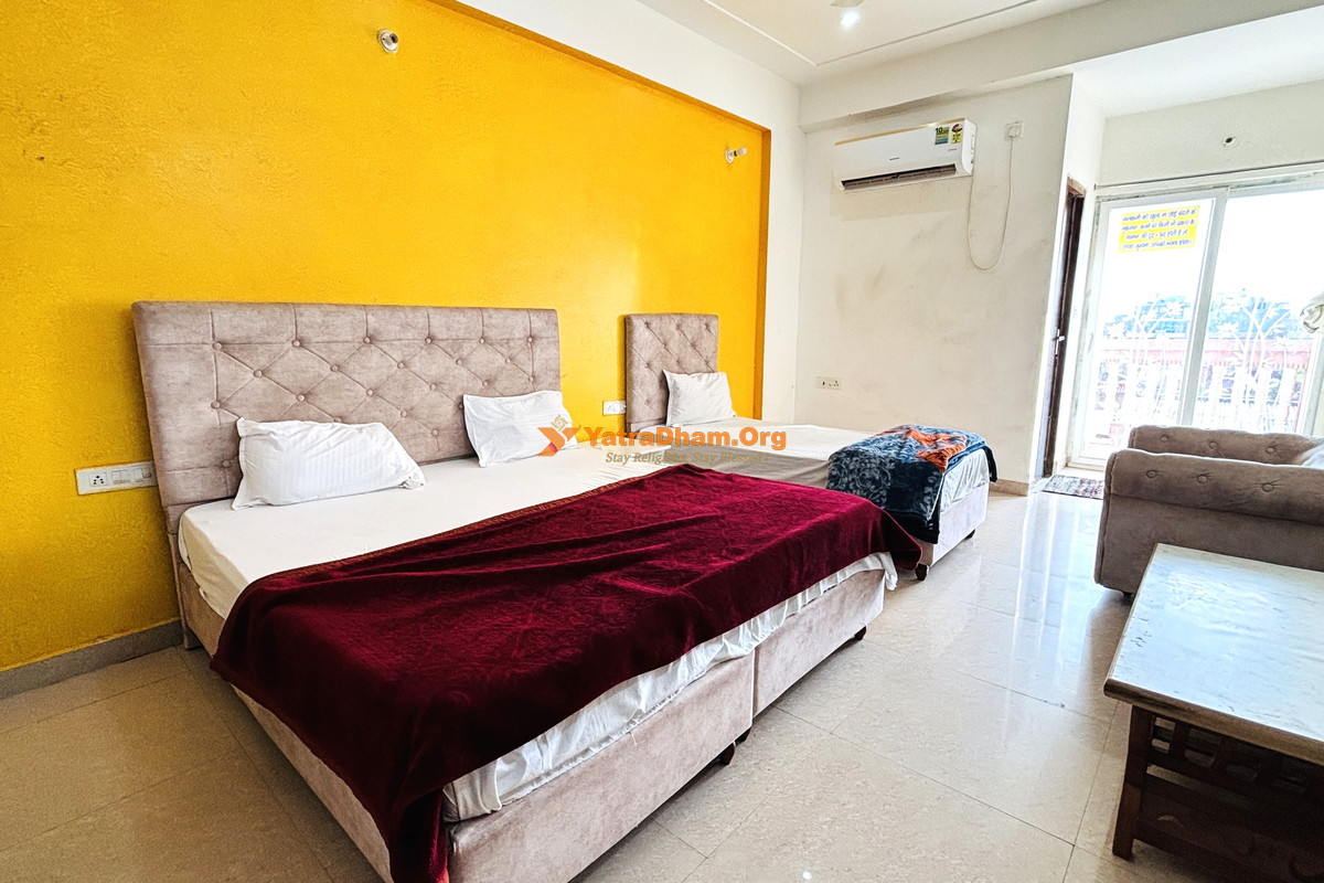 Shri Radha Kishori Seva Dham Vrindavan 3 Bed Deluxe AC Room