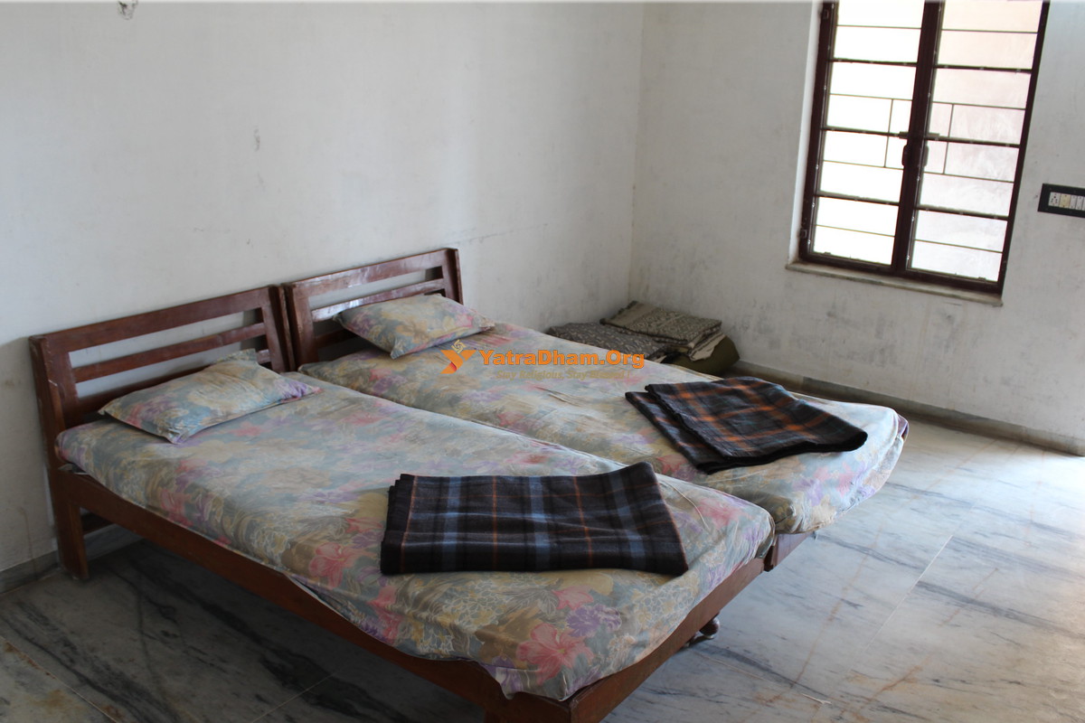 Rajput Samaj Ekta Bhavan Dharamshala Ambaji 2 Bed Room