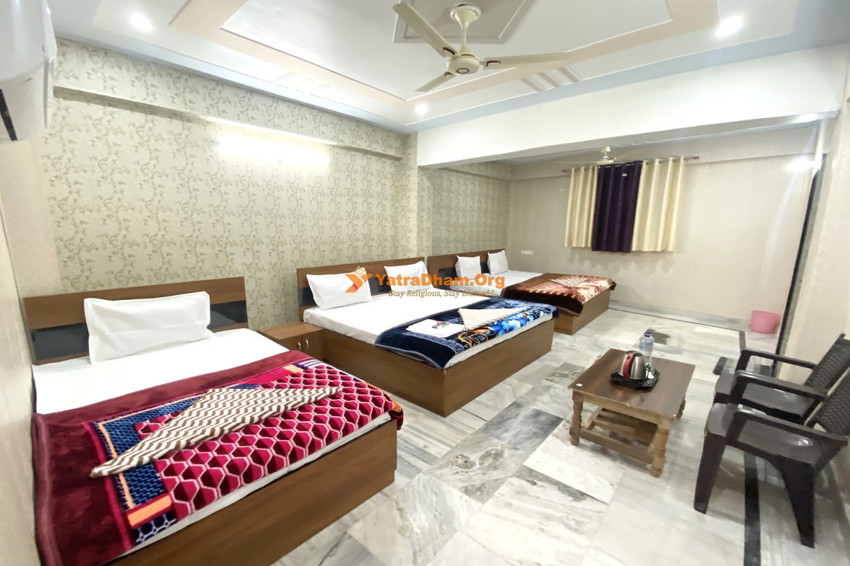 Ayodhya Shri Ram Krishna Mahal (Vrisha Inn) Room