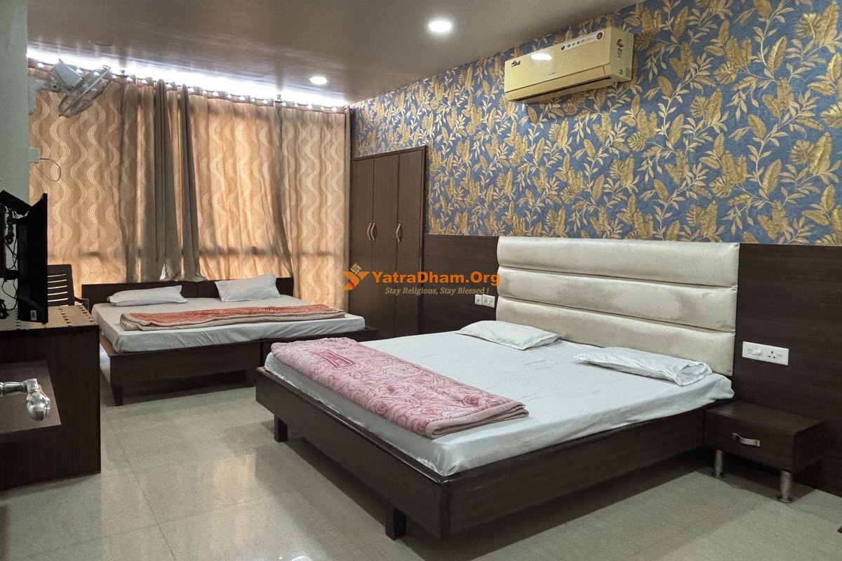 Shri Kashidham Atithi Bhawan Khatu 4 Bed Room 