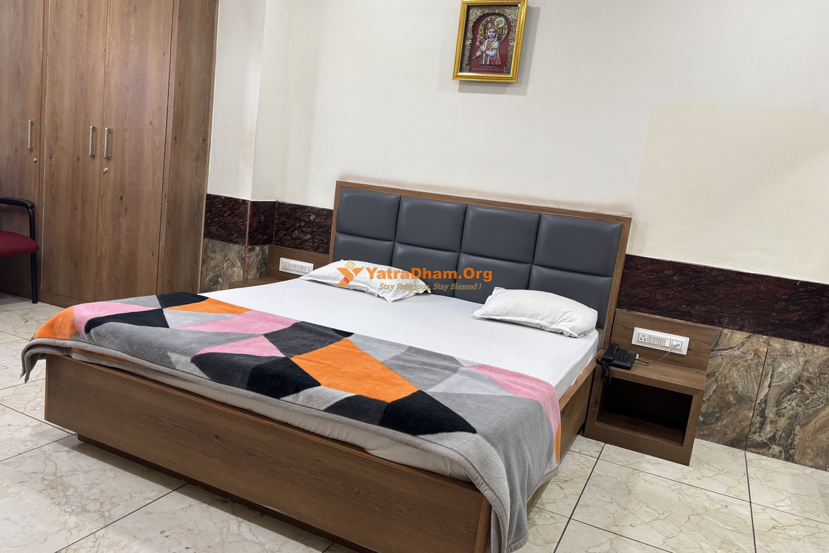 Surat Bhawan Khatu 5 Bed Room
