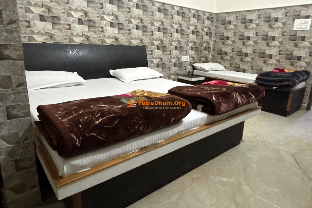 Shree Kanha Kunj Dharamshala Khatu 3 Bed Room