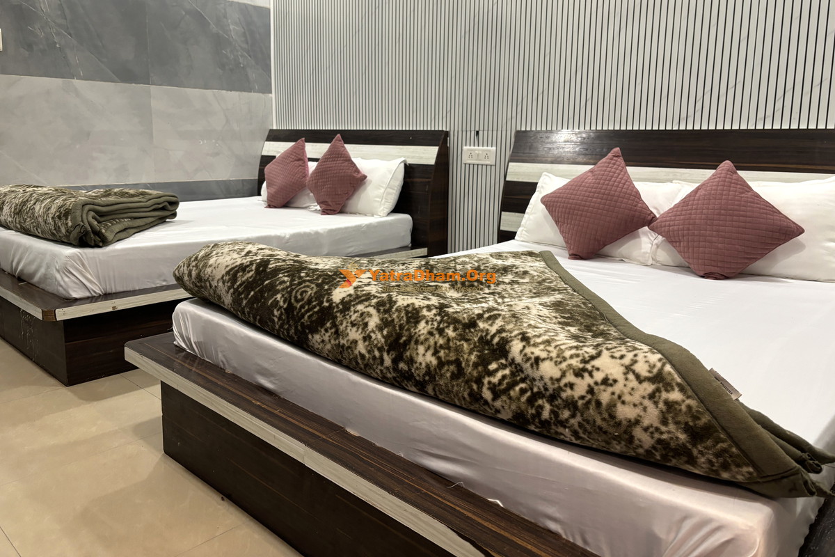 Hotel Maurvi Khatu 4 Bed Room