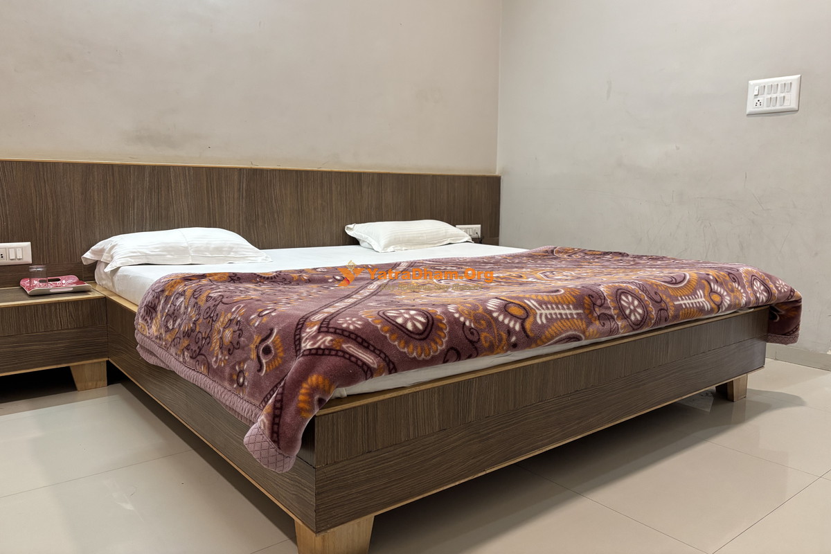 Karnavati Bhawan Dharamshala Khatu 2 Bed Room 