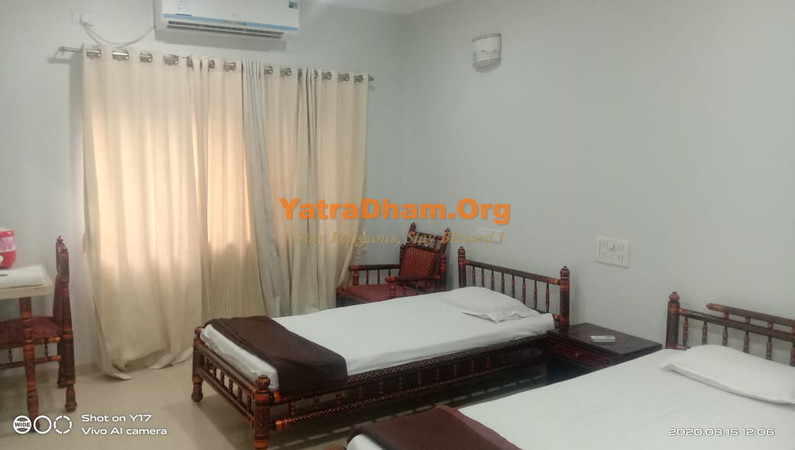 ISKCON Guest House Vadodara Double Bed Room