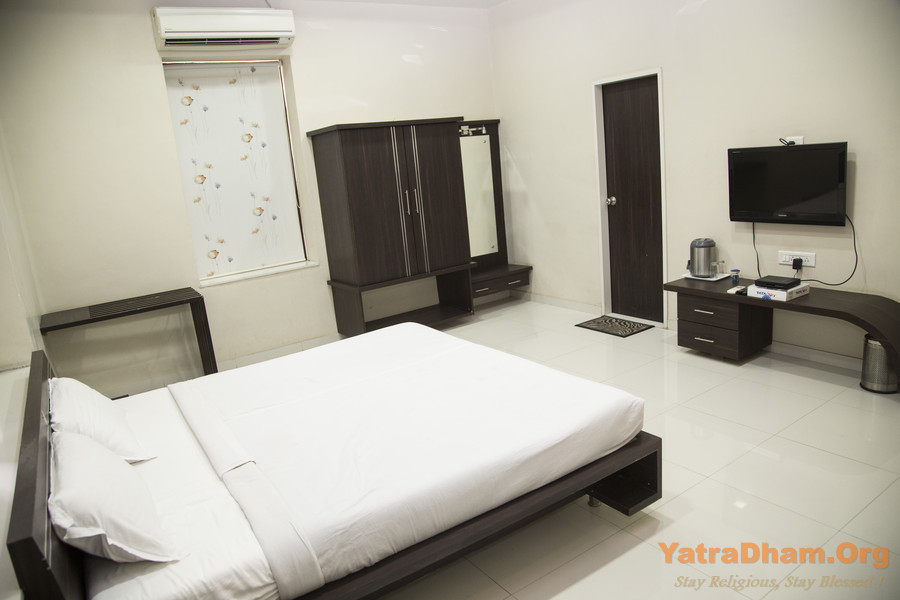 Oshwal Shikshan & Rahat Sangh Jamnagar 2 Bed  AC Room