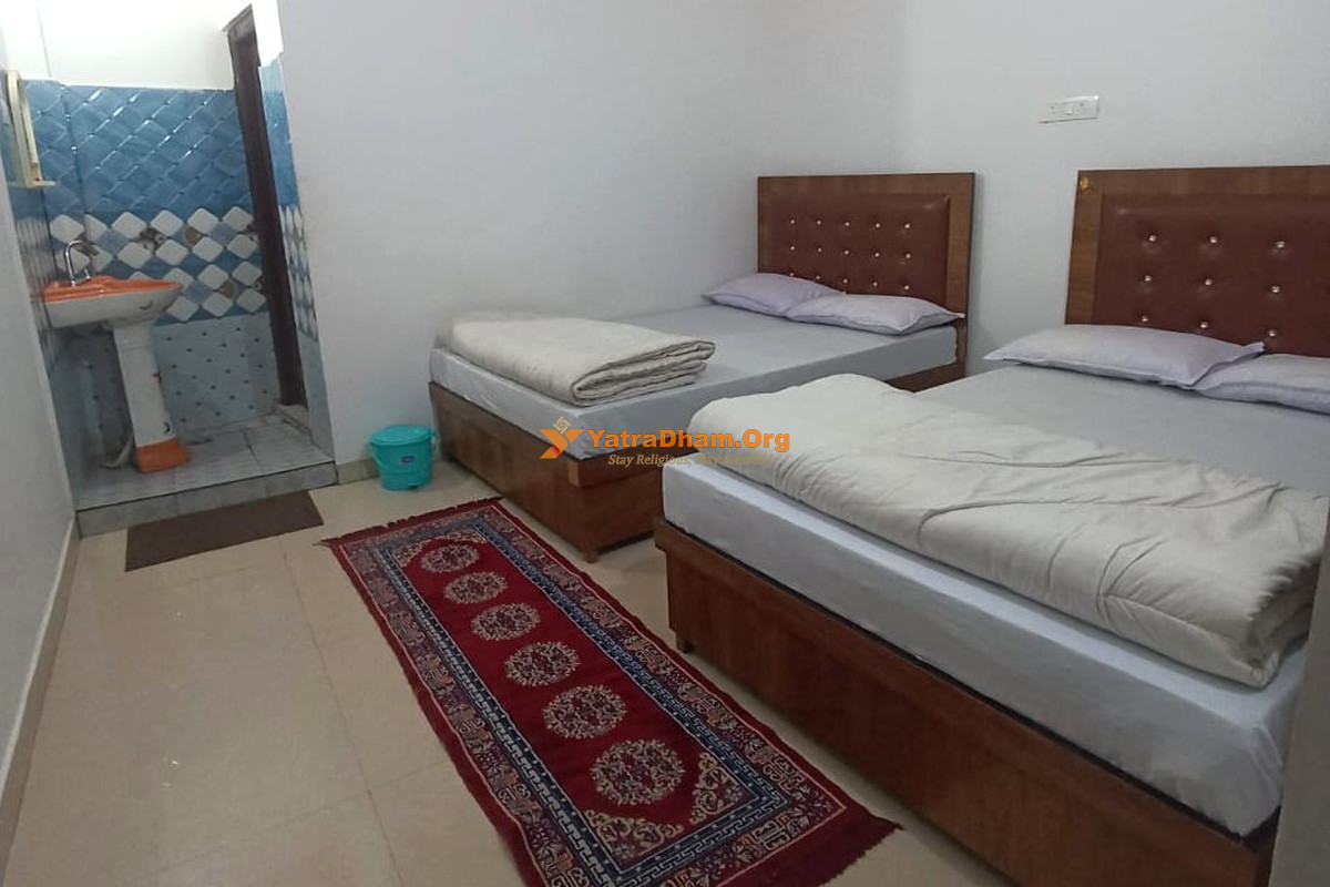 Hotel Geeta Palace Phata Kedarnath 4 Bed Room