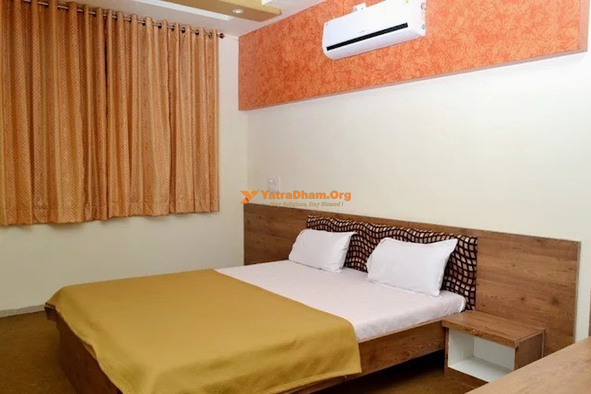 Krishna Palace Hotel Mahurgad Room View