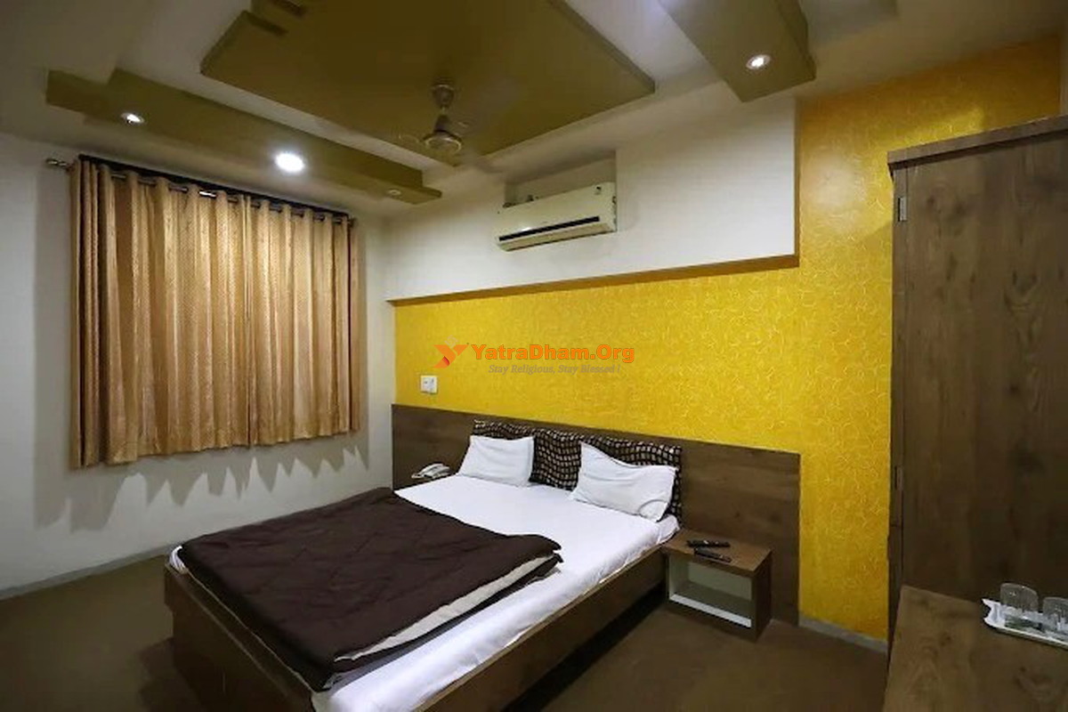Krishna Palace Hotel Mahurgad Room View