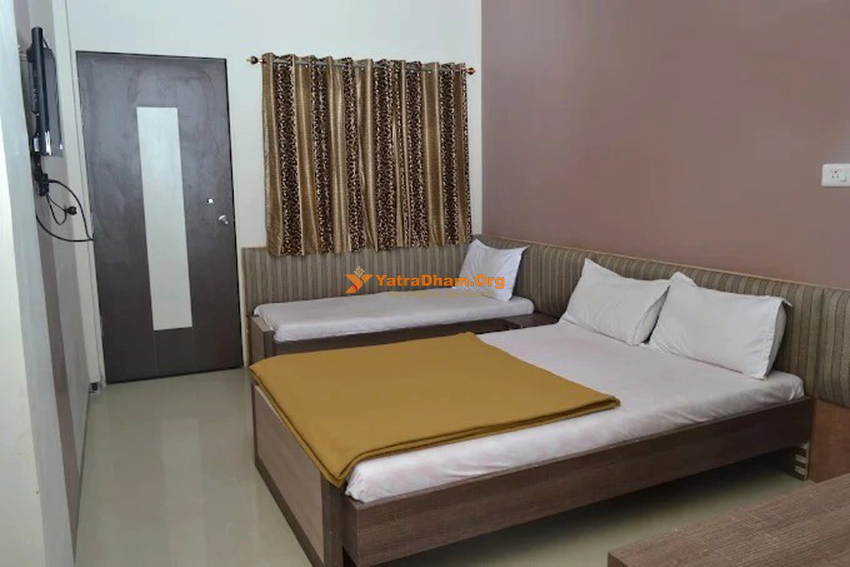 Krishna Palace Hotel Mahurgad Room View