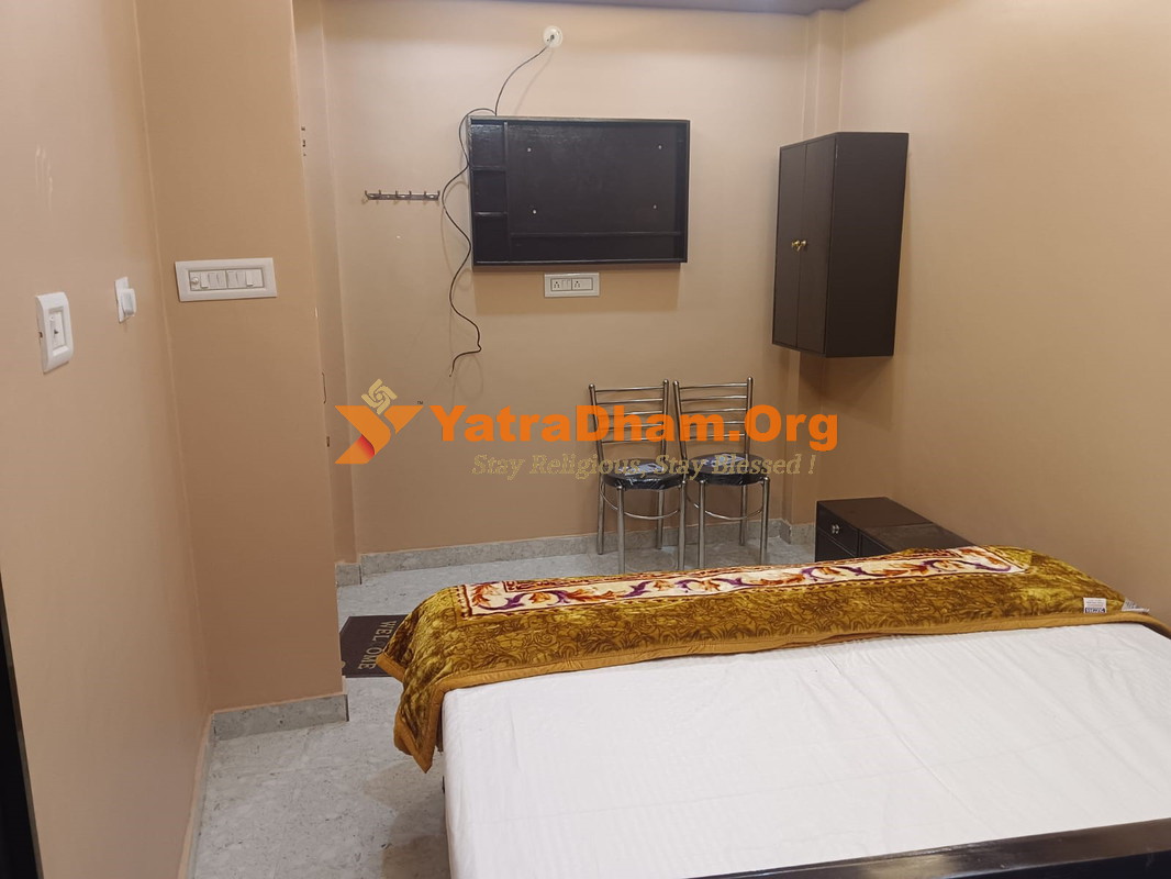 Kshireshwar Homestay - Ayodhya 2 Bed Room