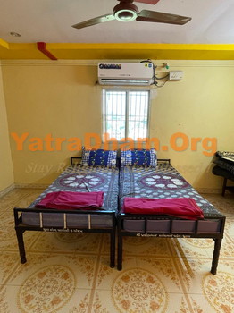 Shiv Krupa Dharamshala Building Kuber Bhandari