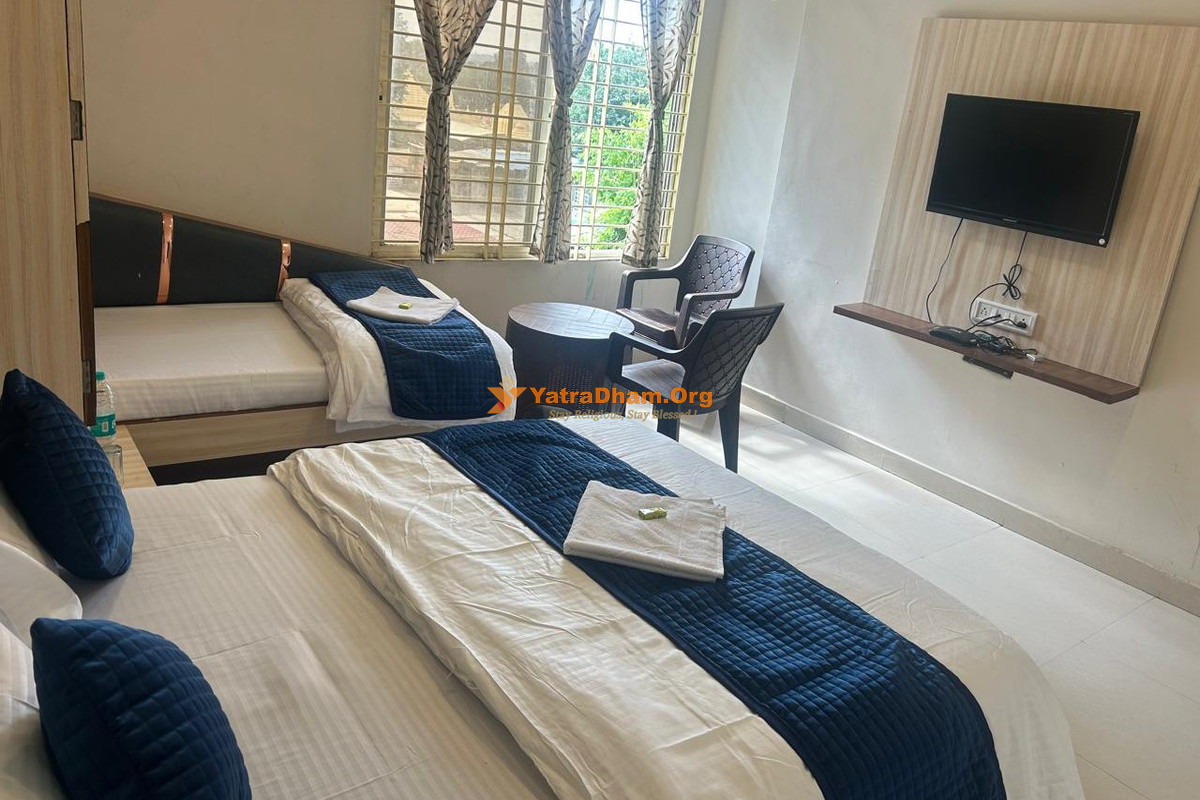 Hotel Mahakal Ashray Ujjain 3 Bed Room View
