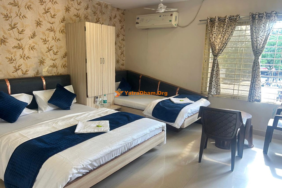 Hotel Mahakal Ashray Ujjain 3 Bed Room View