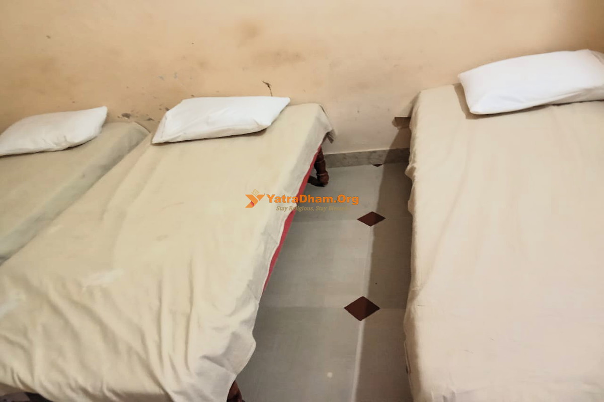 Hari Darshan Guest House Dwarka 4 Bed Room