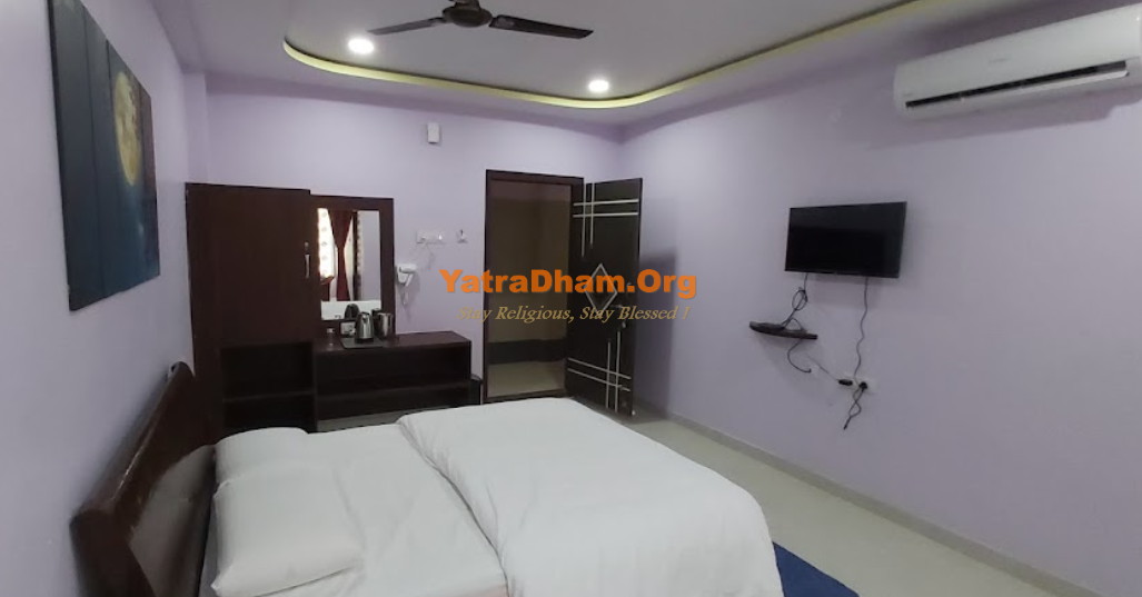 BMR Bala Lodge Mahanandi Room