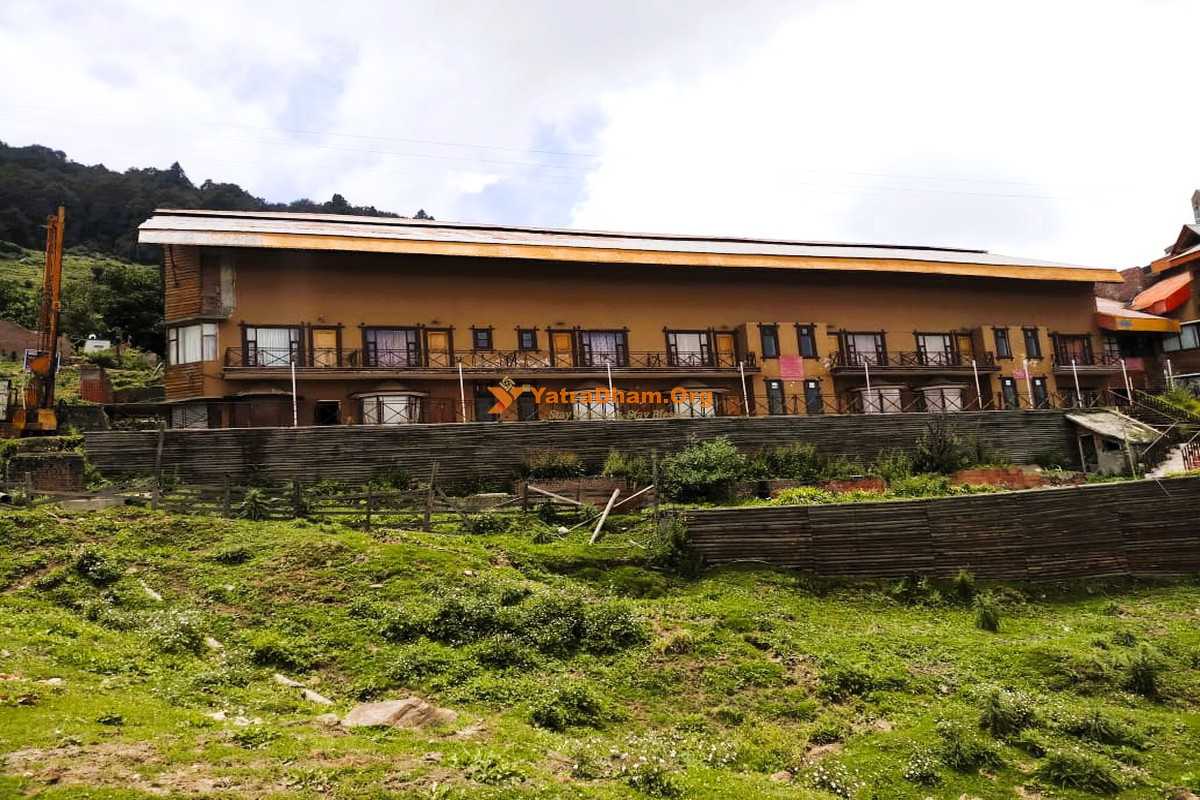 Auli Cloud End Building View