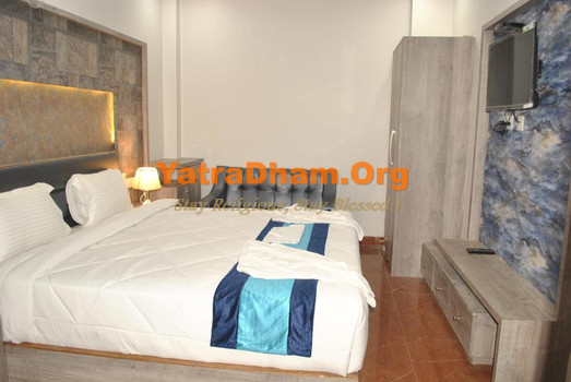 Gaya Hotel Mantra Regency 2 Bed AC Room View 3