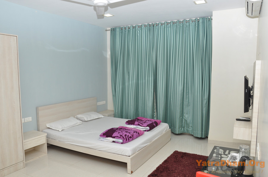 Vishwa Lad Parishad Mumbai 2 Bed AC Room