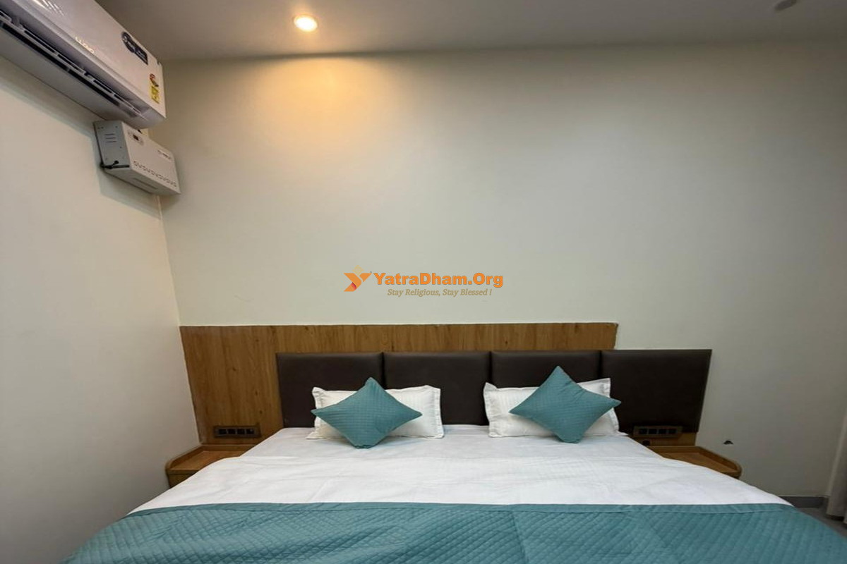 Hotel Kanta Kuteer - Barsana 2 Bed Room View