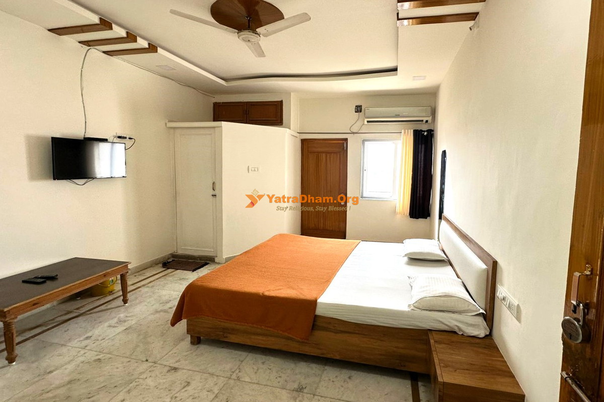 Hotel Leelaba Poicha Room