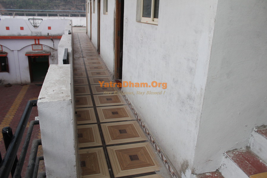 Kshartiya Rajput Samaj Omkareshwar 6 Bed Non AC Room