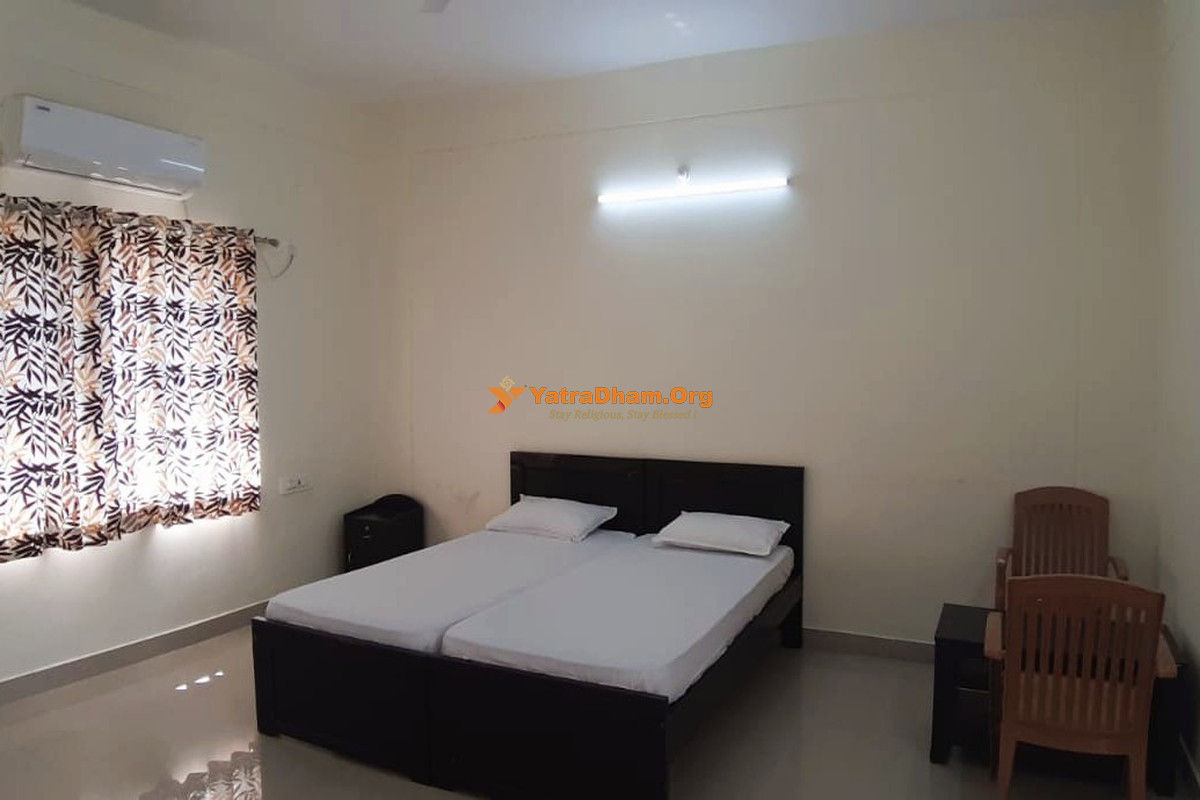 Palepu Andalamma Rajeshwar Rao Velama Choultry Vemulawada Room