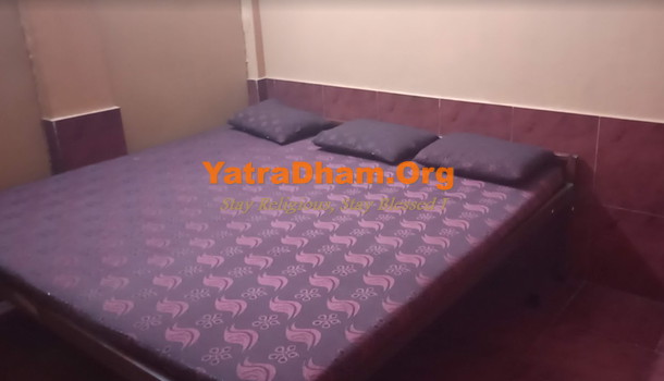 Kolkata Phool Chand Mukim Jain Dharamshala Room View 2