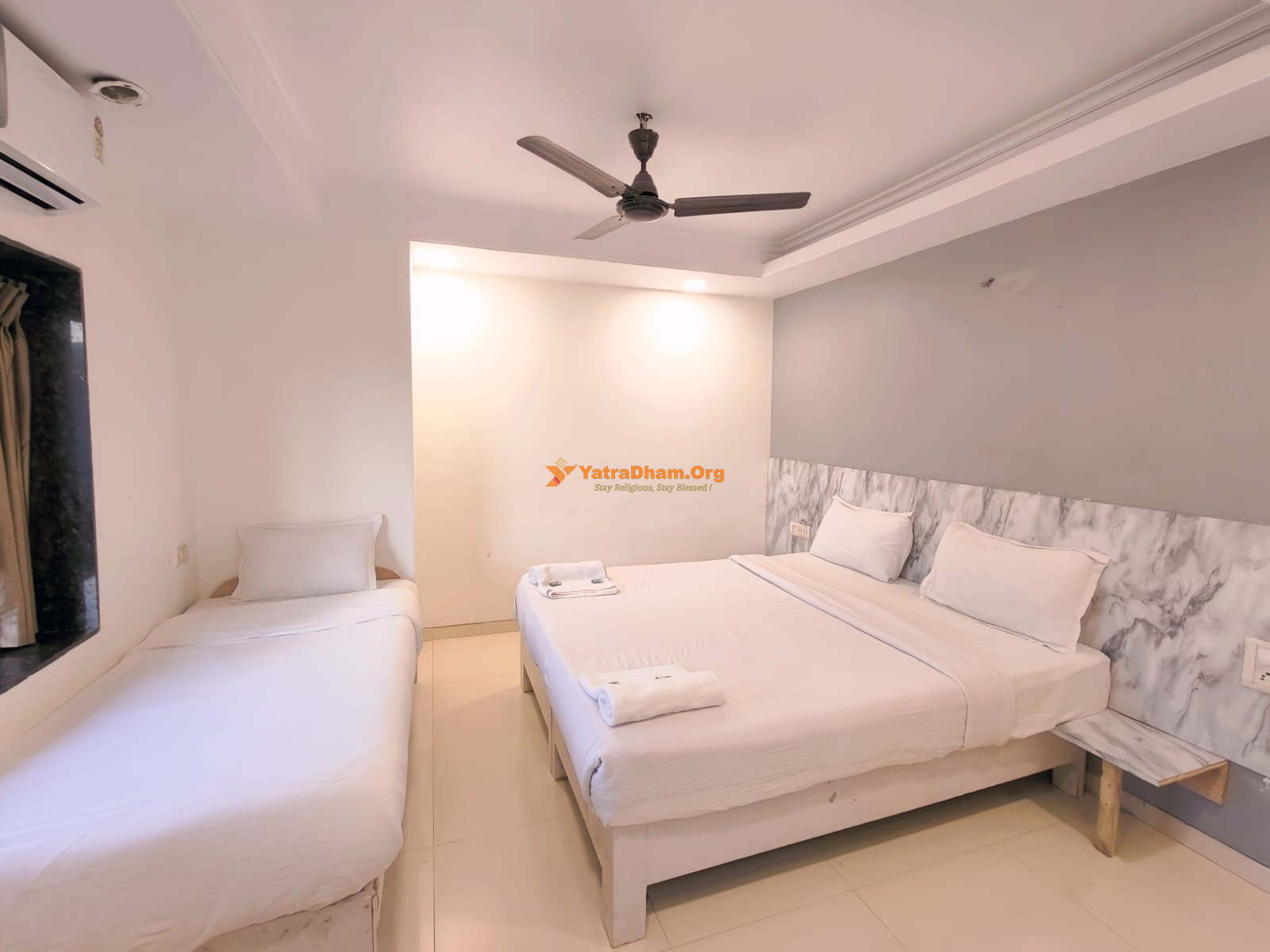 Hotel Satkar Mahabaleswar 3 Bed AC Room