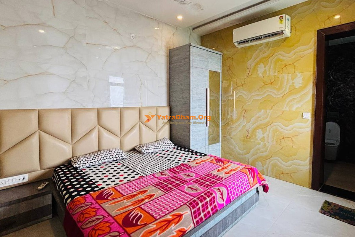 Maa Godamba Kunj Ashram (Gauri Gopal Ashram Trust) Vrindavan 2 Bed Room