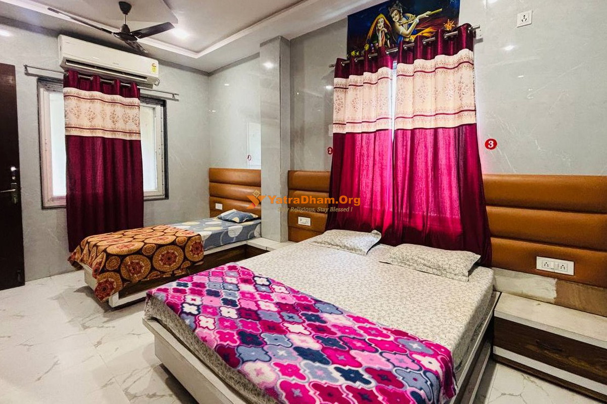 Maa Godamba Kunj Ashram (Gauri Gopal Ashram Trust) Vrindavan 3 Bed Room