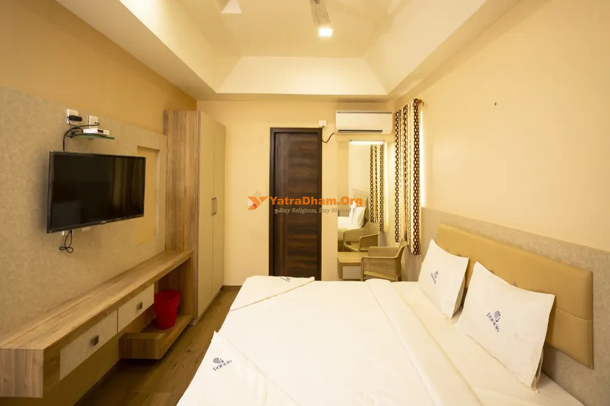 Ponnis Hotel -Palani 2 Bed Room View
