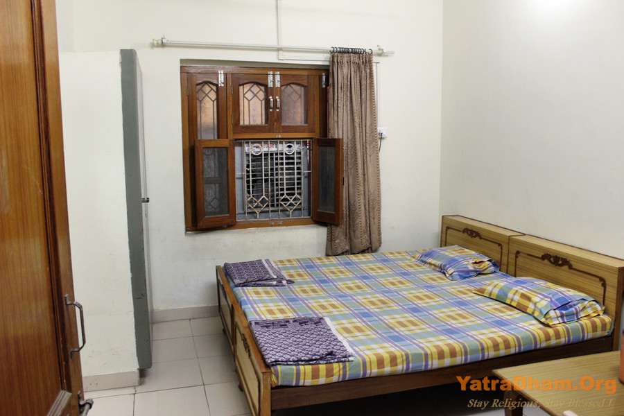 Shri Gautam Ashram Pushkar Room