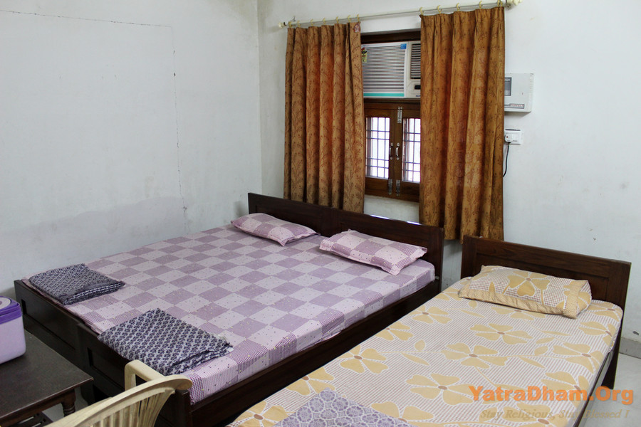 Shri Gautam Ashram Pushkar Room